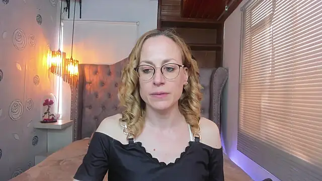 Snapshot of SammySanders chatting on 03-20-25, 05:04 SammySanders online show from 03-20-25, 05:04