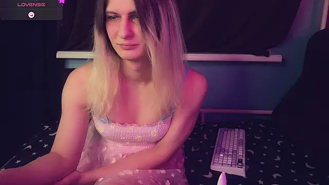 Alice Pinkhead online show from 02-27-25, 03:15