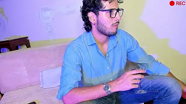 Nicholasrodrii online show from 12-20-24, 09:50