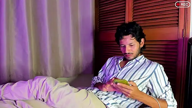 Nicholasrodrii online show from 09-24-25, 12:36