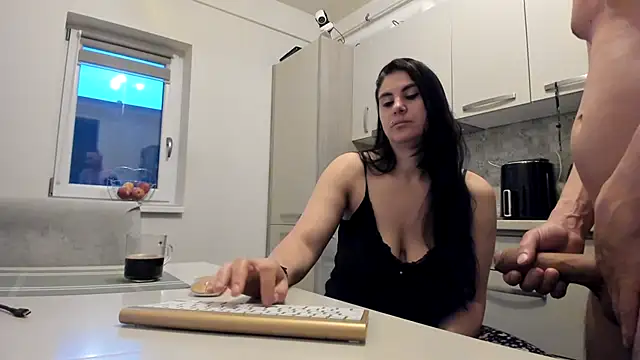 Snapshot of cuplu29 chatting on 06-01-26, 02:35 cuplu29 online show from 06-01-26, 02:35
