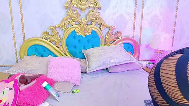 Snapshot of SalomeRestrepo chatting on 11-15-25, 05:49 SalomeRestrepo online show from 11-15-25, 05:49