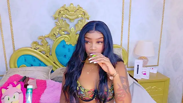 Snapshot of SalomeRestrepo chatting on 11-16-25, 04:29 SalomeRestrepo online show from 11-16-25, 04:29