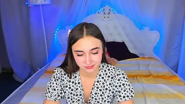 Snapshot of EvaLil chatting on 12-04-24, 11:52 EvaLil online show from 12-04-24, 11:52