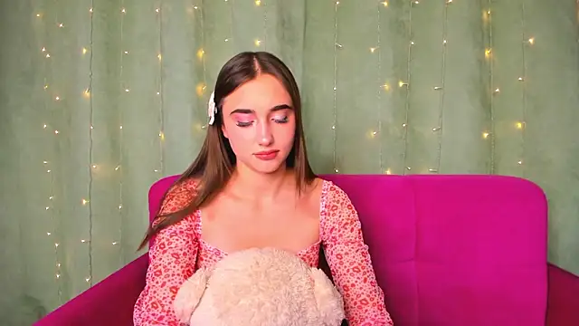 Snapshot of EvaLil chatting on 12-09-24, 04:45 EvaLil online show from 12-09-24, 04:45