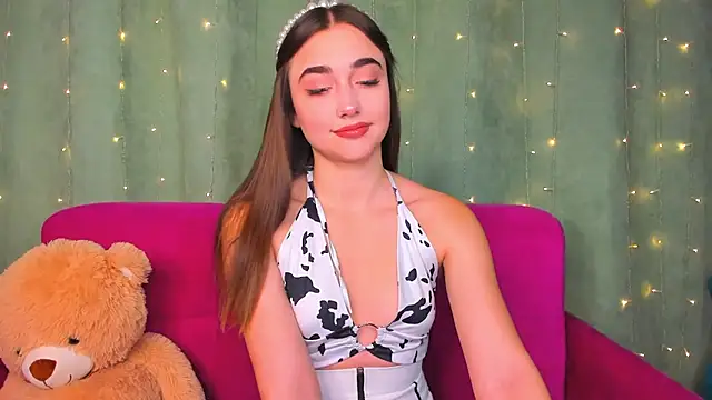 Snapshot of EvaLil chatting on 12-17-24, 01:39 EvaLil online show from 12-17-24, 01:39