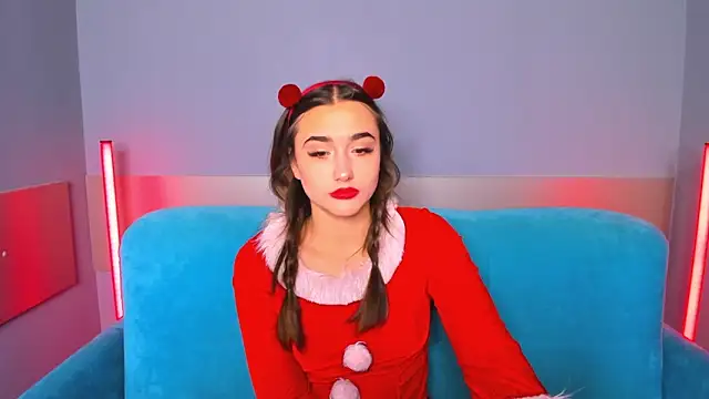 Snapshot of EvaLil chatting on 12-24-24, 11:49 EvaLil online show from 12-24-24, 11:49