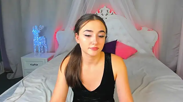 Snapshot of EvaLil chatting on 12-30-24, 02:51 EvaLil online show from 12-30-24, 02:51