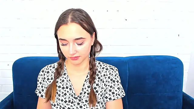 Snapshot of EvaLil chatting on 01-05-25, 04:58 EvaLil online show from 01-05-25, 04:58