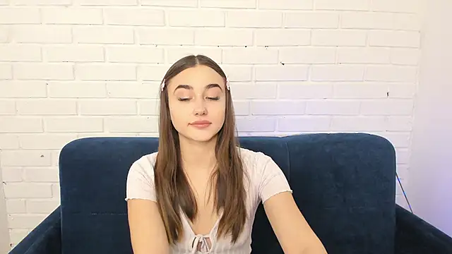 Snapshot of EvaLil chatting on 01-31-25, 11:46 EvaLil online show from 01-31-25, 11:46