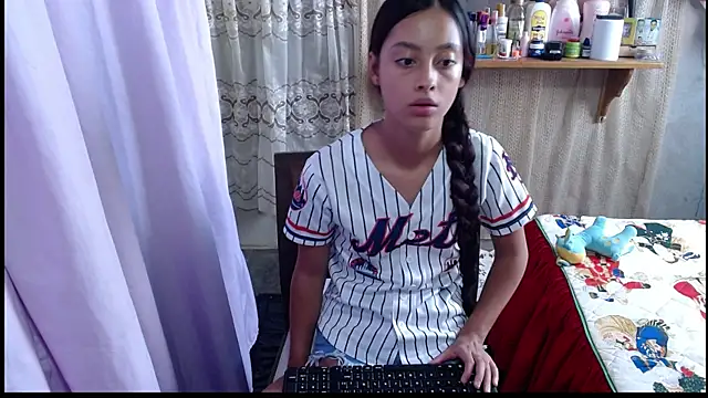 Lunawillis online show from 11-25-25, 05:57