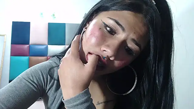 lily jamesx online show from 01-24-25, 09:47