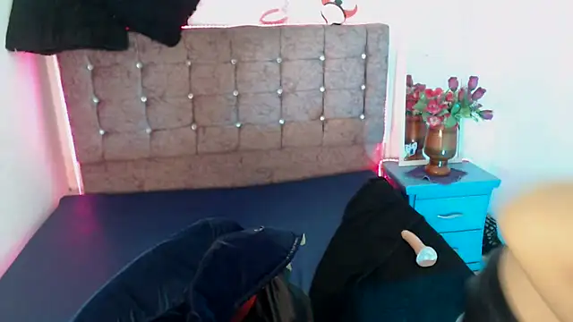 Snapshot of lily_jamesx chatting on 11-21-25, 02:49 lily jamesx online show from 11-21-25, 02:49