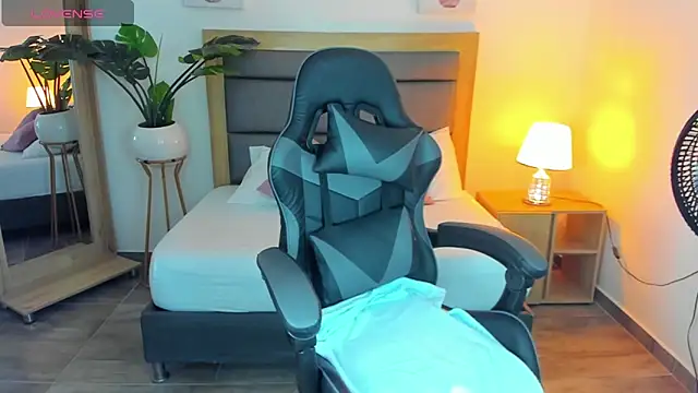 Snapshot of irantzu_hank chatting on 12-03-24, 12:27 irantzu hank online show from 12-03-24, 12:27