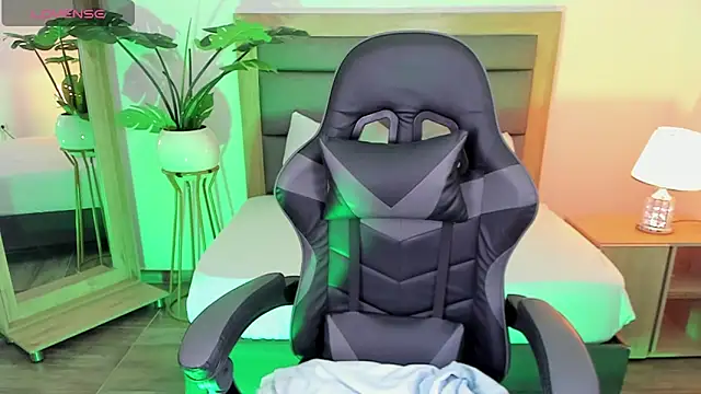 Snapshot of irantzu_hank chatting on 01-09-25, 12:19 irantzu hank online show from 01-09-25, 12:19