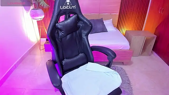 Snapshot of irantzu_hank chatting on 02-10-25, 07:28 irantzu hank online show from 02-10-25, 07:28