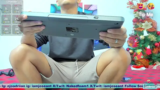 nakedfoam1 online show from 12-23-24, 01:40