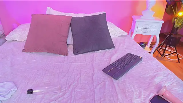 Snapshot of Bianca_ks chatting on 12-28-24, 09:31 Bianca ks online show from 12-28-24, 09:31