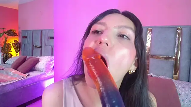 Snapshot of Bianca_ks chatting on 03-05-25, 03:18 Bianca ks online show from 03-05-25, 03:18