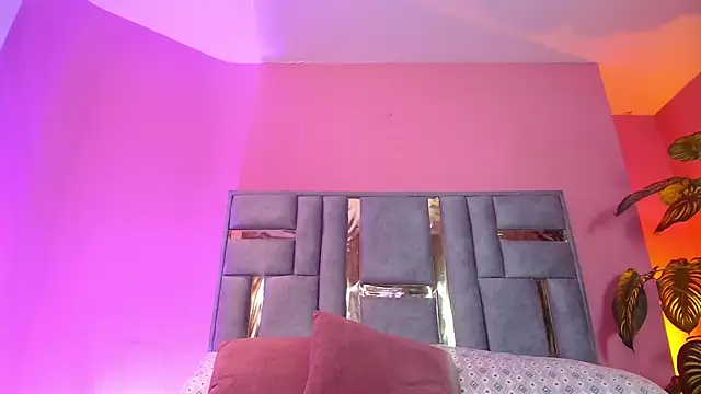 Snapshot of Bianca_ks chatting on 03-08-25, 06:32 Bianca ks online show from 03-08-25, 06:32