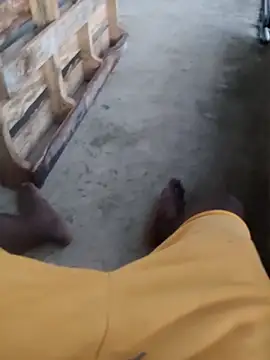 BeetledFlouter12 online show from 12-21-25, 11:01