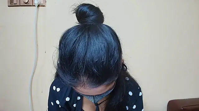 Srabontii online show from 11-25-25, 09:42