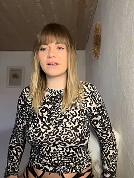 Snapshot of Milla__one chatting on 12-03-24, 08:05 Milla one online show from 12-03-24, 08:05