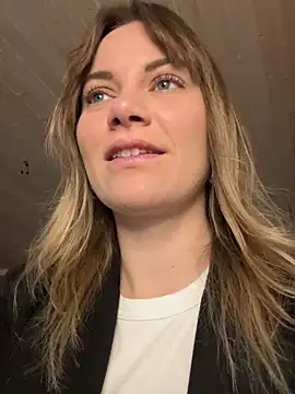 Snapshot of Milla__one chatting on 12-12-24, 07:52 Milla one online show from 12-12-24, 07:52