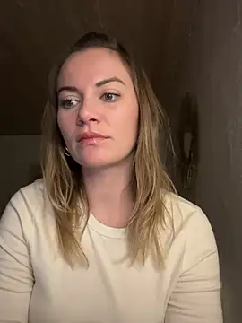 Snapshot of Milla__one chatting on 12-27-24, 09:22 Milla one online show from 12-27-24, 09:22