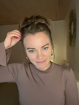 Snapshot of Milla__one chatting on 01-05-25, 07:07 Milla one online show from 01-05-25, 07:07