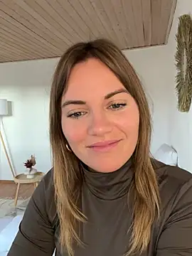 Snapshot of Milla__one chatting on 01-06-25, 11:51 Milla one online show from 01-06-25, 11:51