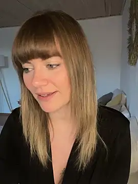 Snapshot of Milla__one chatting on 01-07-25, 07:42 Milla one online show from 01-07-25, 07:42