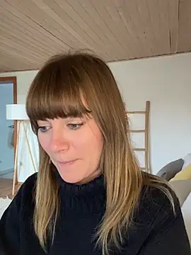 Snapshot of Milla__one chatting on 01-07-25, 01:57 Milla one online show from 01-07-25, 01:57