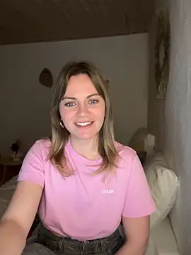 Snapshot of Milla__one chatting on 01-21-25, 07:28 Milla one online show from 01-21-25, 07:28