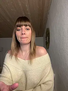 Snapshot of Milla__one chatting on 02-06-25, 01:10 Milla one online show from 02-06-25, 01:10