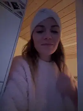 Snapshot of Milla__one chatting on 02-14-25, 05:03 Milla one online show from 02-14-25, 05:03