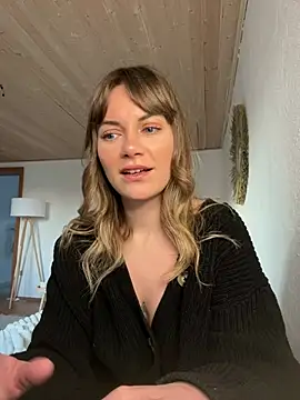 Snapshot of Milla__one chatting on 02-18-25, 04:26 Milla one online show from 02-18-25, 04:26