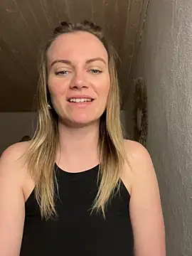 Snapshot of Milla__one chatting on 03-04-25, 07:32 Milla one online show from 03-04-25, 07:32