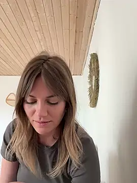 Snapshot of Milla__one chatting on 03-07-25, 11:18 Milla one online show from 03-07-25, 11:18