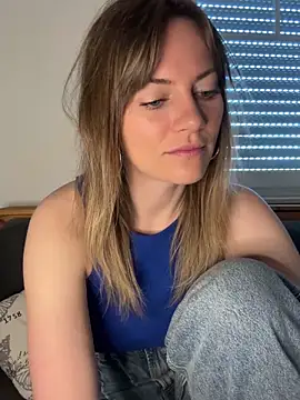 Snapshot of Milla__one chatting on 03-20-25, 08:20 Milla one online show from 03-20-25, 08:20