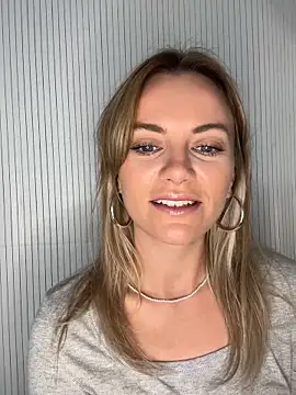 Snapshot of Milla__one chatting on 09-16-25, 06:47 Milla one online show from 09-16-25, 06:47