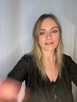 Snapshot of Milla__one chatting on 09-23-25, 01:36 Milla one online show from 09-23-25, 01:36