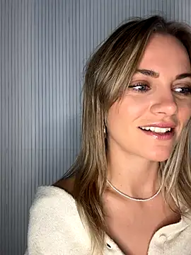 Snapshot of Milla__one chatting on 09-25-25, 06:39 Milla one online show from 09-25-25, 06:39