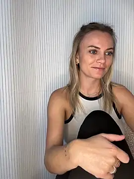 Snapshot of Milla__one chatting on 10-02-25, 02:02 Milla one online show from 10-02-25, 02:02