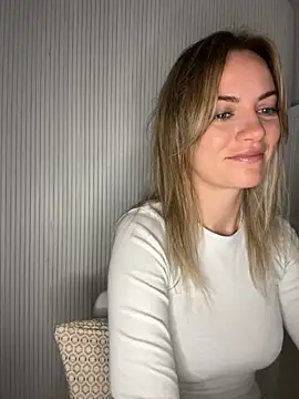 Snapshot of Milla__one chatting on 10-13-25, 04:45 Milla one online show from 10-13-25, 04:45