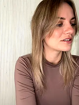 Snapshot of Milla__one chatting on 10-14-25, 06:47 Milla one online show from 10-14-25, 06:47