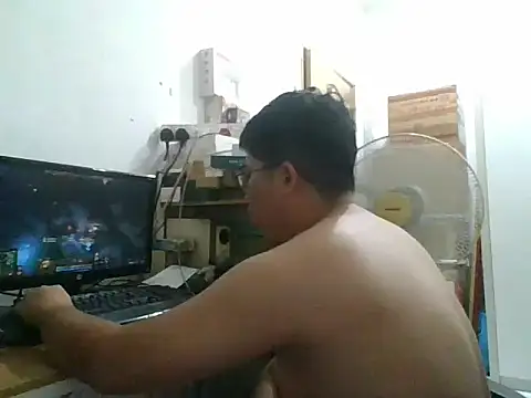 Snapshot of shyboymasturbation chatting on 01-20-25, 05:59 shyboymasturbation online show from 01-20-25, 05:59