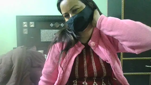 couplesuni online show from 01-17-25, 04:06