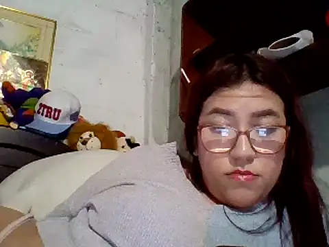 Snapshot of dafne19_ chatting on 02-02-25, 06:15 dafne19 online show from 02-02-25, 06:15