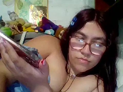 Snapshot of dafne19_ chatting on 02-13-25, 06:52 dafne19 online show from 02-13-25, 06:52